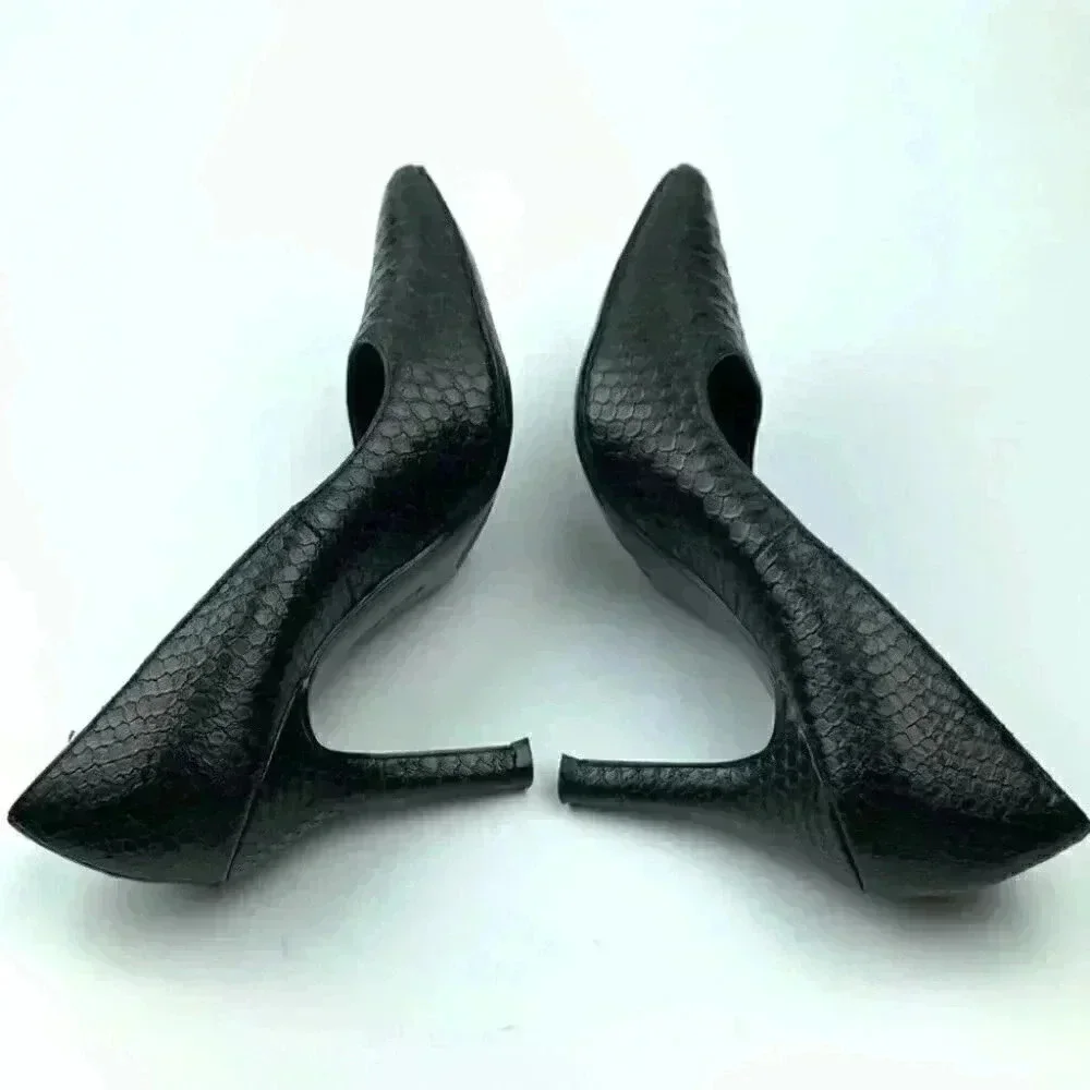 Liz Claiborne flex heels sz 5.5 black faux leather